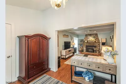 7 Oakwood Trl, Kinnelon, NJ 07405 - Photo 3