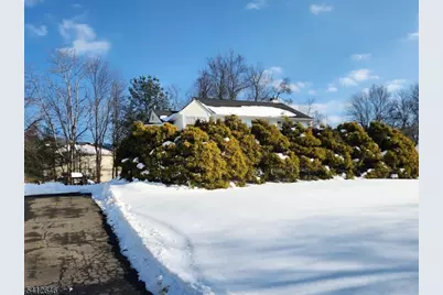 14 Autumn Dr, Mine Hill, NJ 07803 - Photo 1