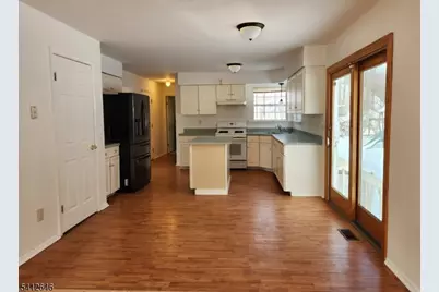 14 Autumn Dr, Mine Hill, NJ 07803 - Photo 9