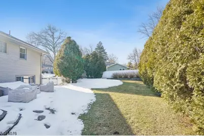 1 Briarcliff Rd, Morris Plains, NJ 07950 - Photo 33