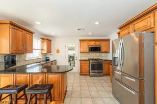 36 Flintlock Dr, Washington Township, NJ 07853 - Photo 9