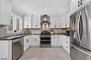 14 Bradford Ln, Bernards Township, NJ 07920 - Photo 5