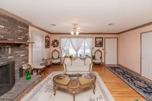 327 Mountain Lake Rd, Liberty Township, NJ 07838 - Photo 9