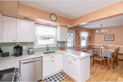 100 Eyland Ave, Roxbury Township, NJ 07876 - Photo 7