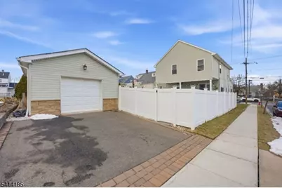 2200 Vauxhall Rd, Union Township, NJ 07083 - Photo 3