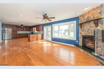 28 Lincoln Ave, Parsippany, NJ 07034 - Photo 9