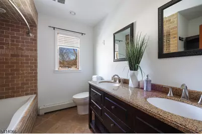 372 Willow Way, Clark Township, NJ 07066 - Photo 25