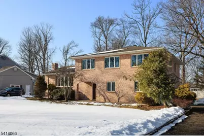 372 Willow Way, Clark Township, NJ 07066 - Photo 3