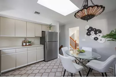 372 Willow Way, Clark Township, NJ 07066 - Photo 17