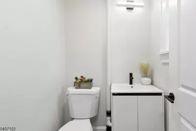 737 Bailey Ave, Elizabeth, NJ 07208 - Photo 17