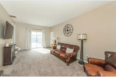 19 McNeile Dr, Parsippany, NJ 07054 - Photo 9