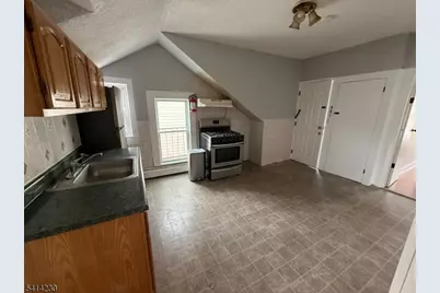 26 Hemlock St #3, Paterson, NJ 07503 - Photo 7