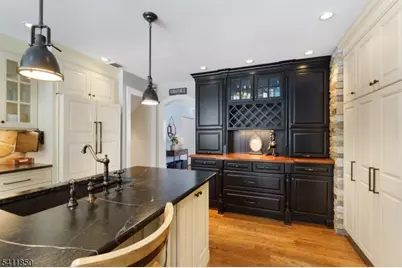 8 Kice Rd, Florham Park, NJ 07932 - Photo 9