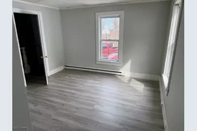 8 Center St, Newton, NJ 07860 - Photo 3