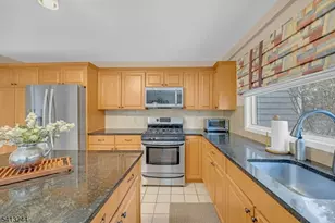 114 Hagerman Ct, Bridgewater Twp., NJ 08807 - Photo 11