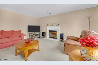 114 Hagerman Ct, Bridgewater Twp., NJ 08807 - Photo 9