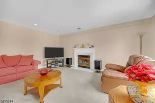 114 Hagerman Ct, Bridgewater Twp., NJ 08807 - Photo 9