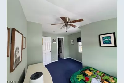 911 Colfax Ave, Pompton Lakes, NJ 07442 - Photo 9