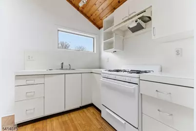 2455 3rd St, Fort Lee, NJ 07024 - Photo 27