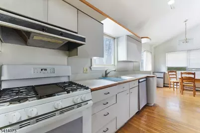 2455 3rd St, Fort Lee, NJ 07024 - Photo 9