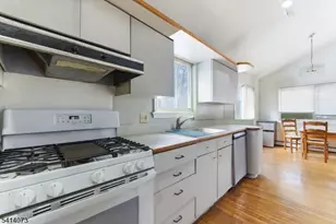 2455 3rd St, Fort Lee, NJ 07024 - Photo 9