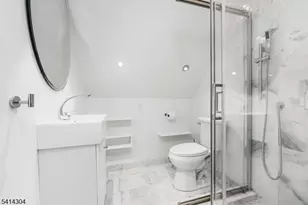 32 Forest St, Montclair, NJ 07042 - Photo 15