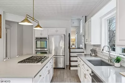 97 Montclair Ave, Montclair, NJ 07042 - Photo 17