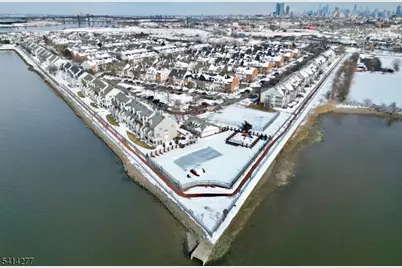 31 Dogwood St, Jersey City, NJ 07305 - Photo 17