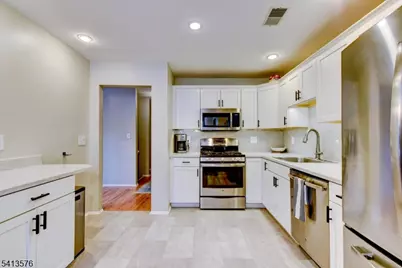 58 Pasture Ct, Roxbury Township, NJ 07852 - Photo 5