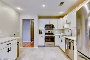 58 Pasture Ct, Roxbury Township, NJ 07852 - Photo 5