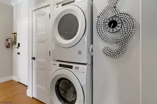 302 Fischer Ct, Rockaway Township, NJ 07866 - Photo 9