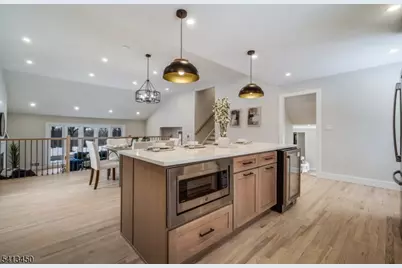 27 Hunterdon Blvd, Berkeley Heights Township, NJ 07974 - Photo 11