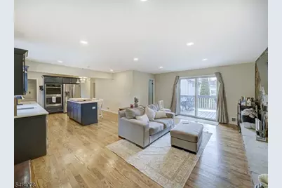 15 Glassboro Rd, Parsippany, NJ 07054 - Photo 5