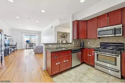 15-19 Tichenor Ln #407, Newark, NJ 07114 - Photo 11