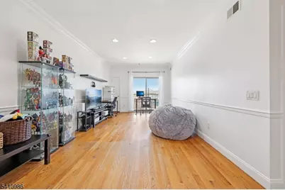 15-19 Tichenor Ln #407, Newark, NJ 07114 - Photo 5