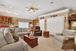 40 Cedar St, Bloomingdale, NJ 07403 - Photo 3