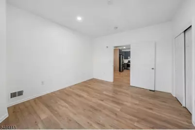 213 N Park St, East Orange, NJ 07017 - Photo 5