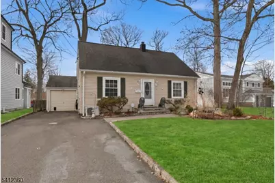 37 Lee Rd, Livingston, NJ 07039 - Photo 3