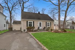 37 Lee Rd, Livingston, NJ 07039 - Photo 3