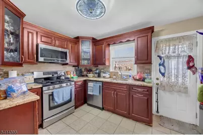 321 Sherwood Rd, Union Township, NJ 07083 - Photo 11