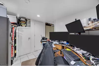 321 Sherwood Rd, Union Township, NJ 07083 - Photo 21