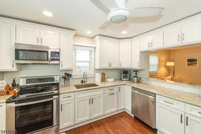 312 Idalroy Trl, Hopatcong, NJ 07843 - Photo 5