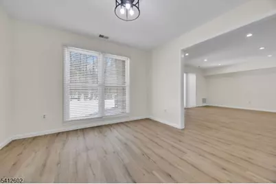 113 Heather Ct, Edison, NJ 08820 - Photo 7