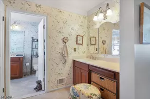 4 Birdseye Cir, Wayne Twp., NJ 07470 - Photo 23