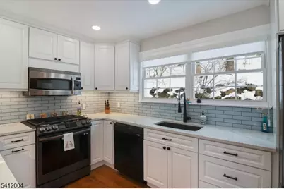 4 Birdseye Circle, Wayne Twp., NJ 07470 - Photo 11