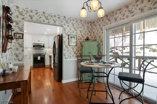 4 Birdseye Cir, Wayne Twp., NJ 07470 - Photo 9