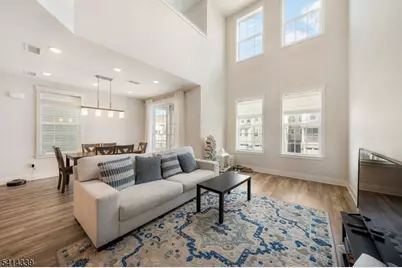 707 Station Rd, Dunellen, NJ 08812 - Photo 11