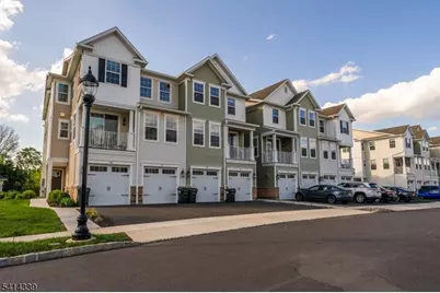 707 Station Rd, Dunellen, NJ 08812 - Photo 3