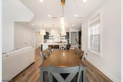 707 Station Rd, Dunellen, NJ 08812 - Photo 9