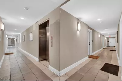 974 Summit Ave #401, Jersey City, NJ 07307 - Photo 5